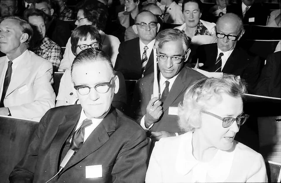 Ulf von Euler - 22. Tagung 1972 Mediziner: 1. Reihe: Ulf v. Euler, Frau v. Euler; 2. Reihe: Konrad Bloch, Frau Khorana, Har Gorbind Khorana, dahinter: H. Kienitz und E. Weisschedel