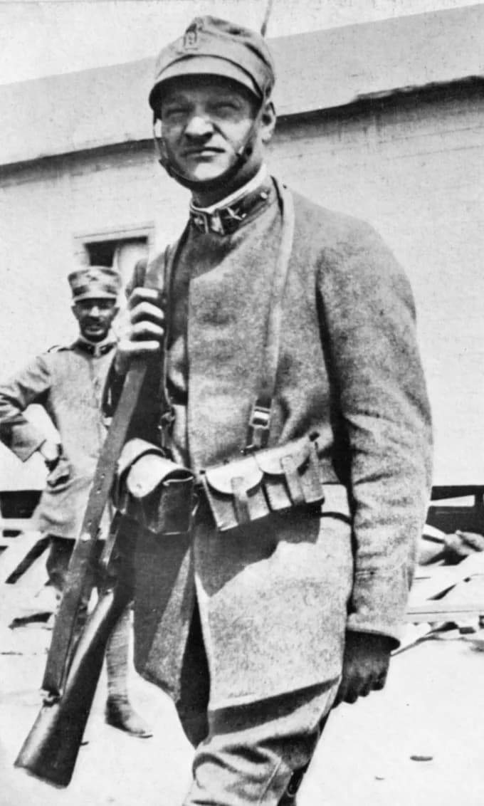 Giuseppe Ungaretti - Giuseppe Ungaretti during I World War
