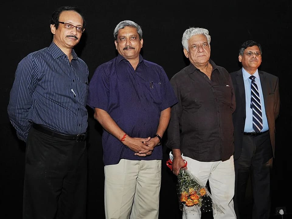 Om Puri - The Chief Minister of Goa, Shri Manohar Parrikar, the Secretary, Ministry of Information &amp; Broadcasting, Shri Uday Kumar Varma, Actor Om Puri and Director, IFFI, Shri Shanker Mohan at th