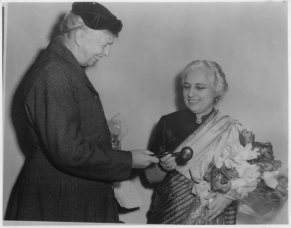 Vijaya Lakshmi Pandit - Eleanor Roosevelt and Mme Pandit in New York City - NARA - 196137.jpg