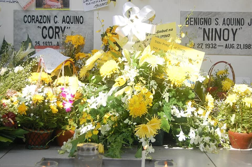 Ninoy Aquino - i do not know why i've never allowed myself to fully know about the lives of cory and ninoy aquino.  i am guilty of having taken these heroes of my country foregranted.  so i am trying 