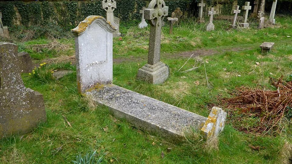 Kenneth Grahame - Grave of Kenneth Grahame in Holywell Cemetery, Oxford.
