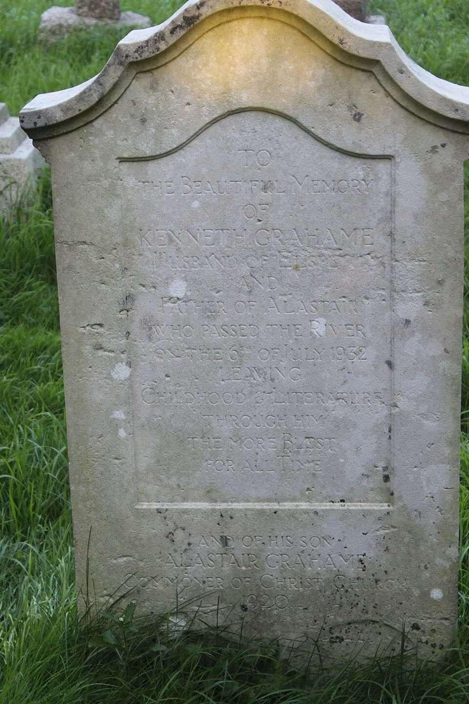 Kenneth Grahame - Gravestone of Kenneth Grahame in Holywell Cemetery, central Oxford, England