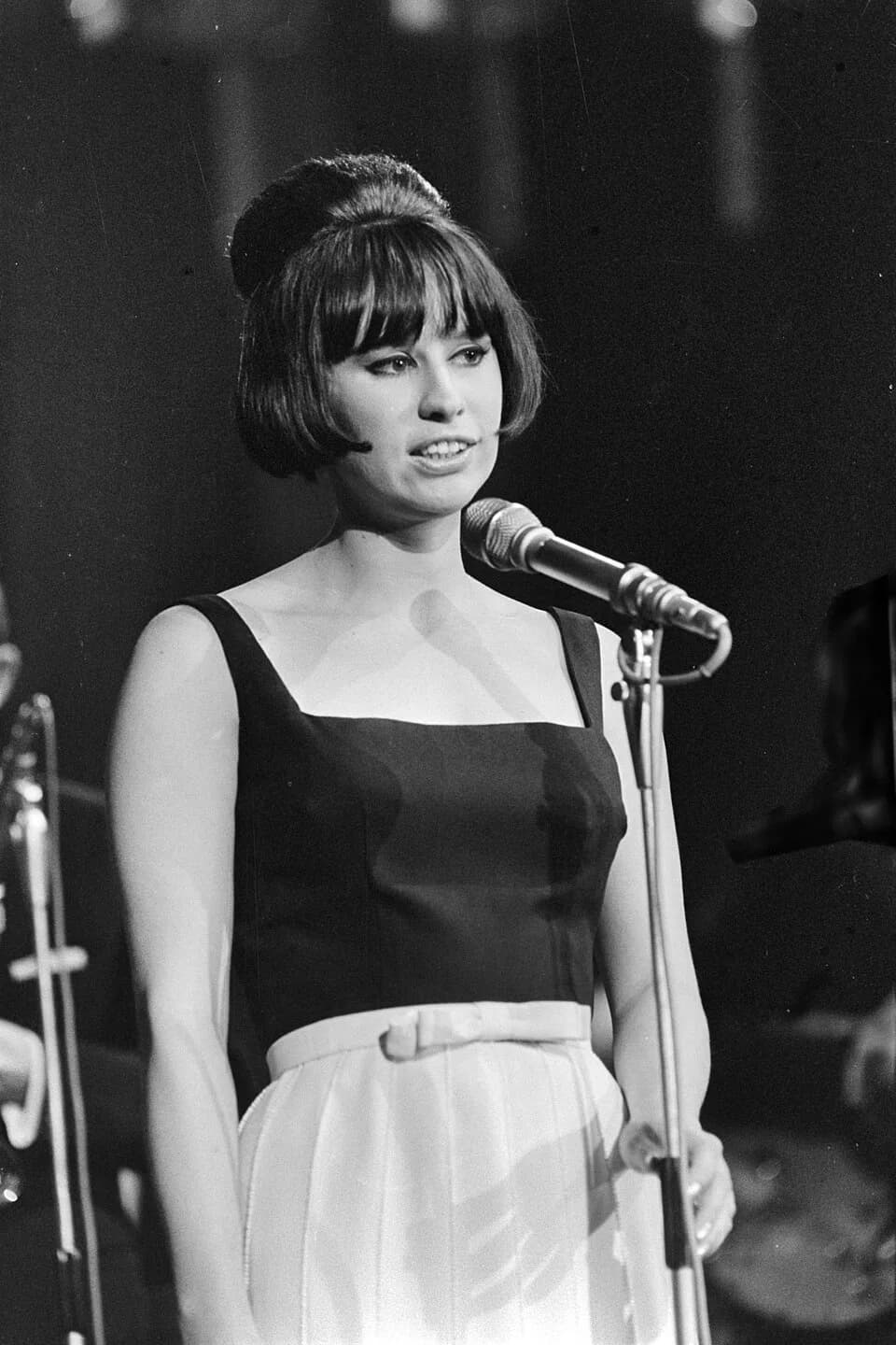 Astrud Gilberto - Optreden van de Amerikaans-Braziliaans zangeres Astrud Gilberto, Amsterdam 1966.