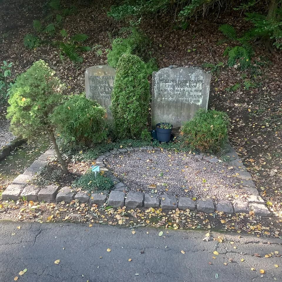 Rudolf Bultmann - Das Grab des deutschen evangelischen Theologen Rudolf Bultmann und seiner Ehefrau Helene geborene Feldmann auf dem Hauptfriedhof Marburg.