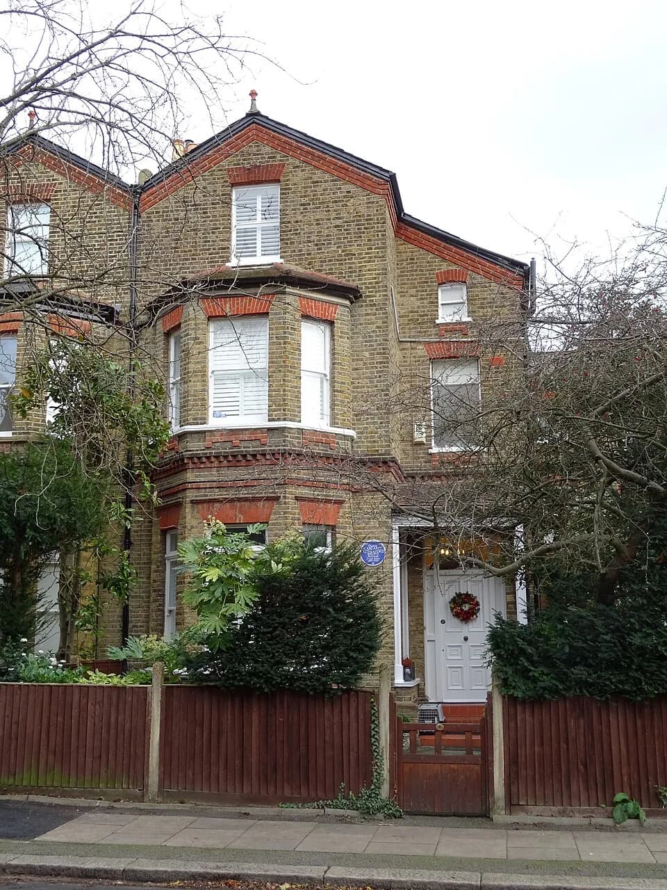 Margaret Rutherford - Dame MARGARET RUTHERFORD 1892-1972 Actress lived here 1895-1920 - 4 Berkeley Place Wimbledon London SW19 4NN