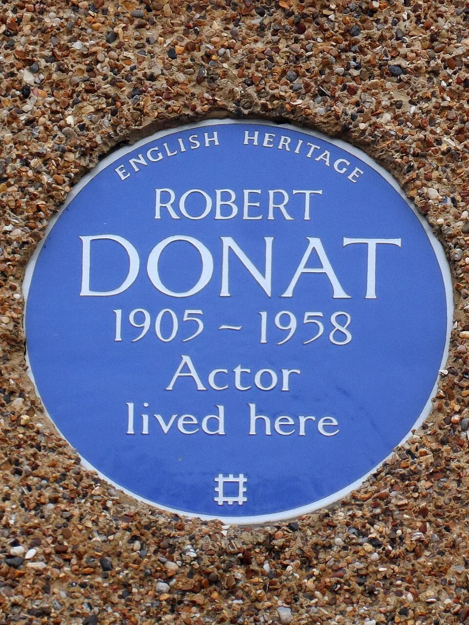 Robert Donat - Blue plaque erected in 1994 by English Heritage at 8 Meadway, Hampstead Garden Suburb, London NW11 7JT, London Borough of Barnet
