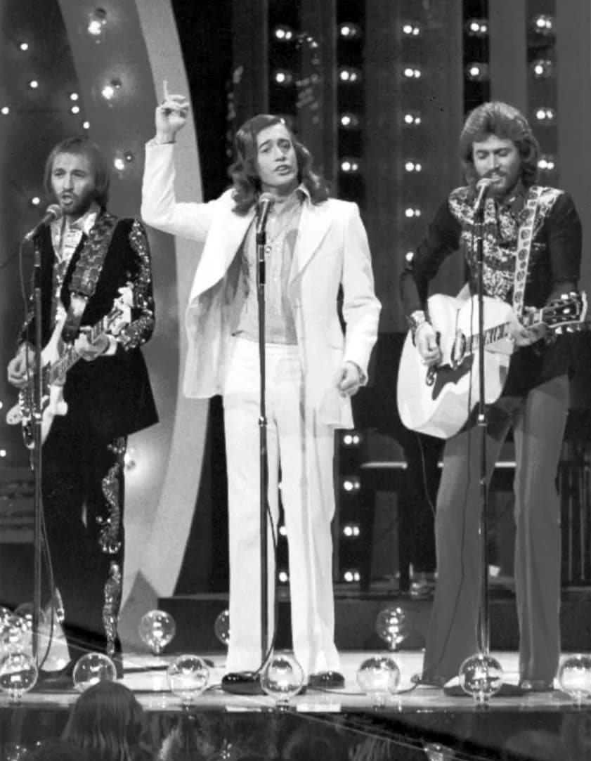 Robin Gibb - Photo of the Bee Gees performing on the television program The Midnight Special.