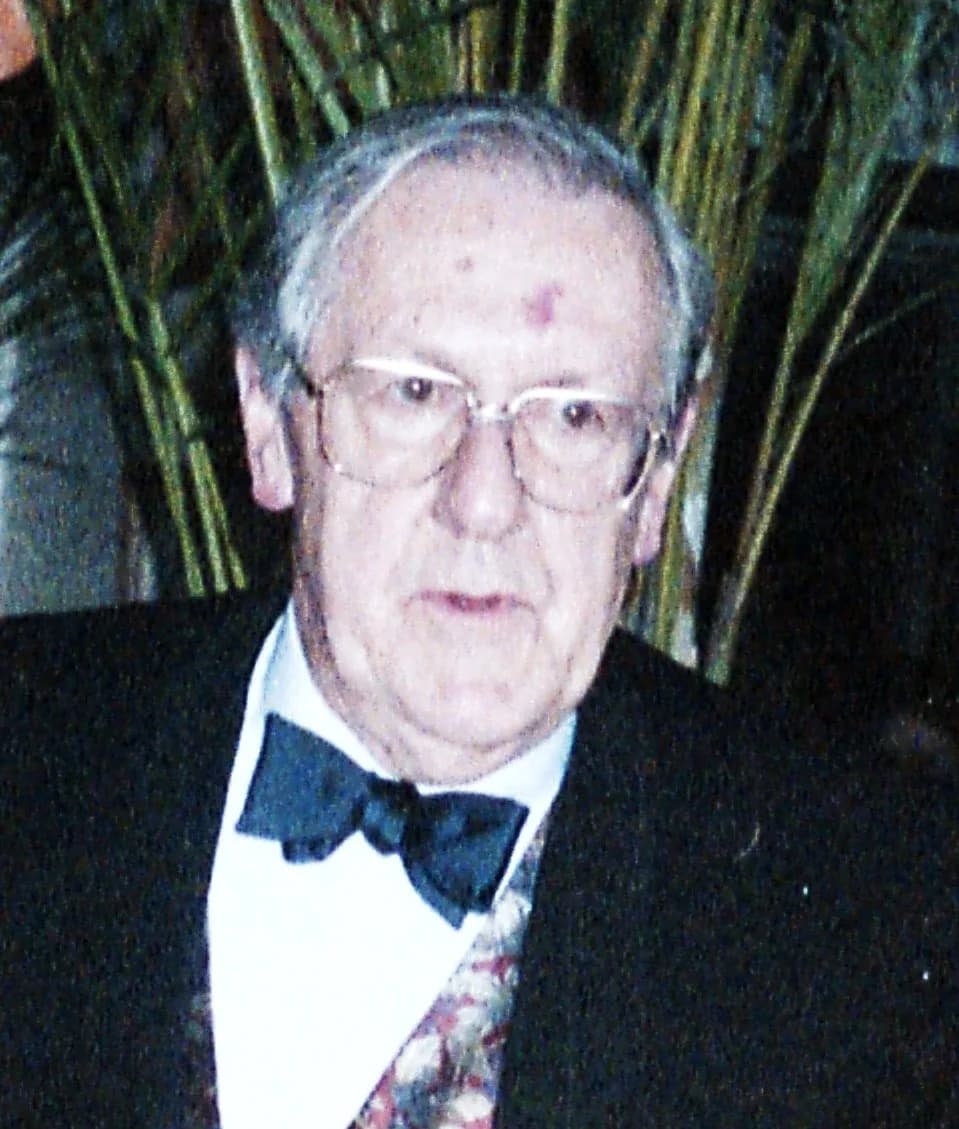 Brian Aldiss - Brian Aldiss, science fiction writer
