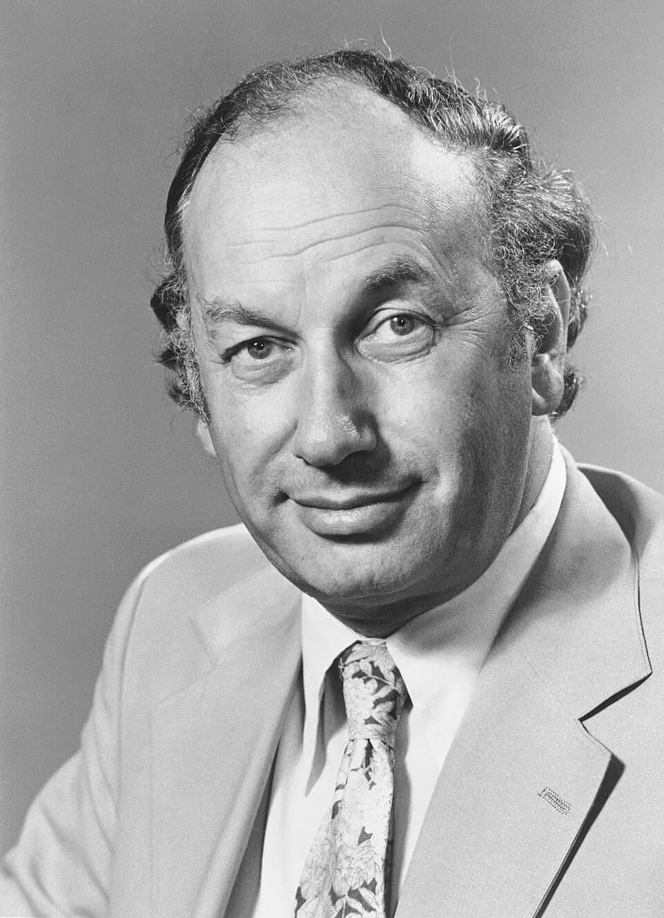 John Vane - Photograph of Sir John Robert Vane. Vane was Director of Group Research and Development at the Wellcome Foundation 1973-1985.

Iconographic Collections
