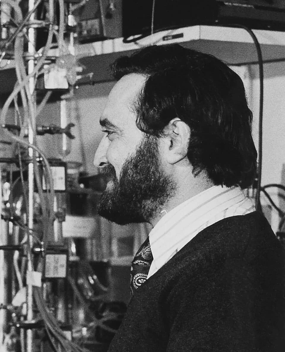John Vane - Photograph of Sir John Vane (left) and Dr Salvador Moncada in a laboratory, with chemical apparatus in the background. Picture probably taken in the Wellcome Laboratories at Beckenham, Ken