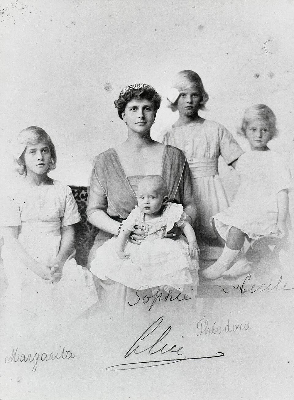 Princess Alice of Battenberg - Reproduction of an original photograph of Princess Alice of Battenberg (1885-1969) with her daughters Princess Margarita of Greece and Denmark (1905-81), Princess Theodo