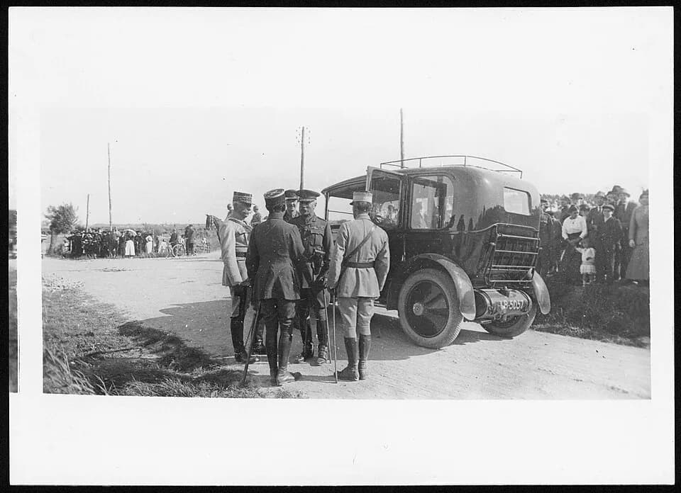 Douglas Haig, 1st Earl Haig - Haig leaving Bergues, France, 1917. This photograph, which has a French press stamp, shows Field Marshal (Earl) Haig (1861-1928) talking to a group of French officers bef