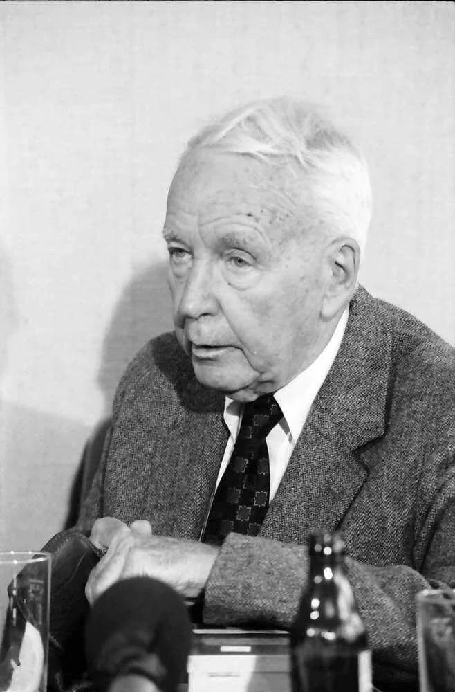 Charles Brenton Huggins - Photograph by Willy Pragher