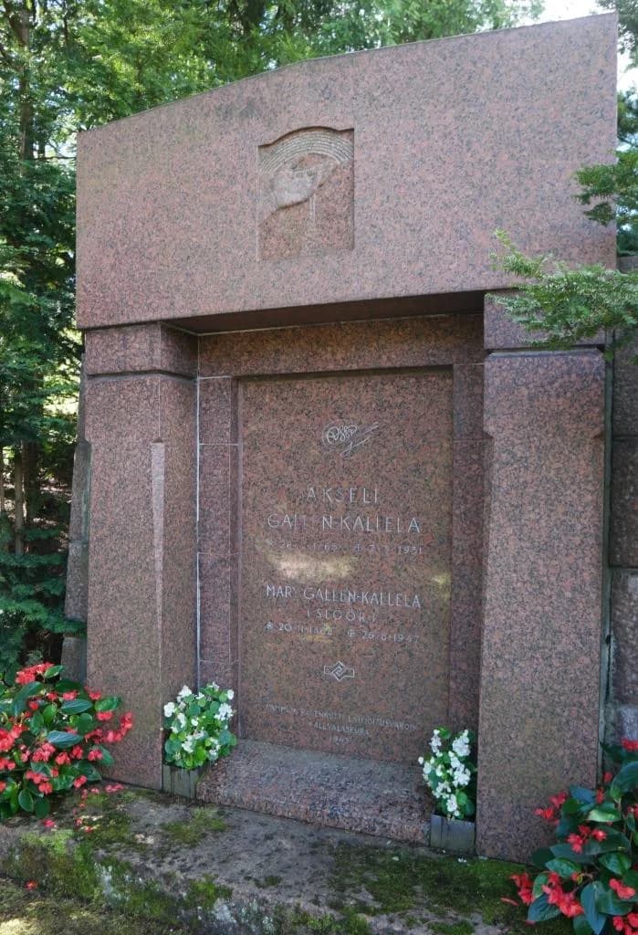 Akseli Gallen-Kallela - Grabmal des Malers, Architekten und Designers Akseli Gallen-Kallela (1865-1931) auf dem Friedhof Hietaniemi in Helsinki