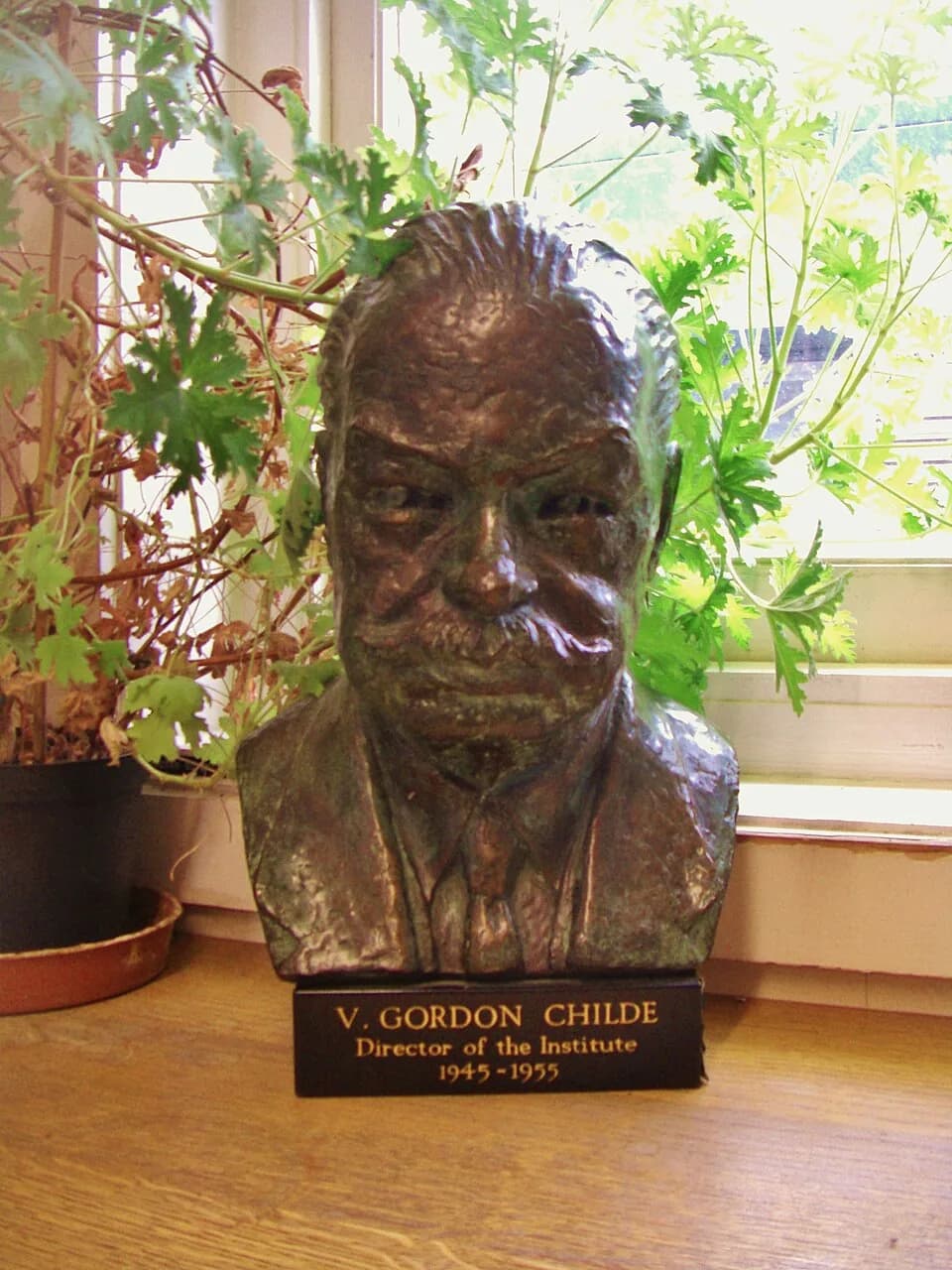 Vere Gordon Childe - A bust of V. Gordon Childe, influential archaeologist and prehistorian, in the library of the Institute of Archaeology, London, where Childe was once director. The bronze bust was