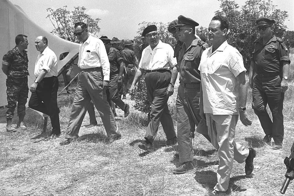 Yigal Allon - Prime Minister Levy Eshkol (third from right) with Chief of Staff Yitzhak Rabin and Min. Yigal Allon (right) visiting army units in the Negev.
