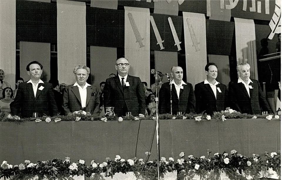 Yigal Allon - From right to left: Mordechai Ish-Shalom, Yigal Alon, Reuven Barkat, Levi Eschol, Yisrael Galili and Aharon Becker