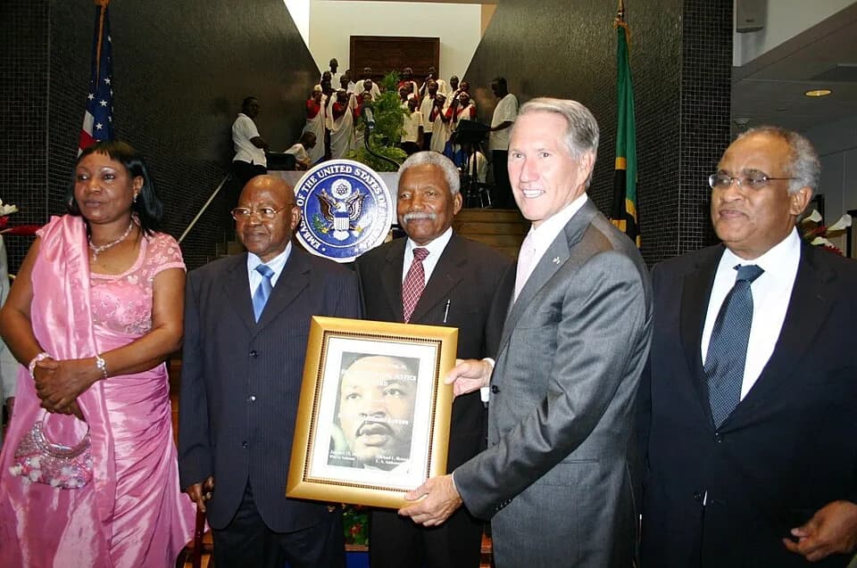 Ali Hassan Mwinyi - (Left) Kawawa’s wife, Mzee Kawawa, Former President Ali Hassan Mwinyi,
Ambassador Retzer and Chairman of the Nyerere Foundation Dr. Salim A. Salim.