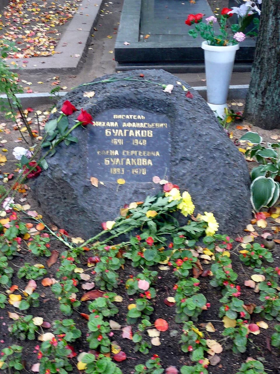 Mikhail Bulgakov - The gravestone of Mikhail Bulgakov and his wife, Novodevichy Cemetery, Moscow