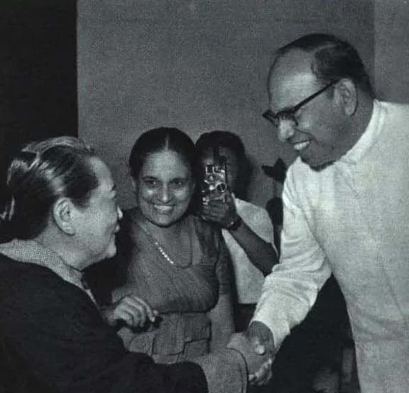 Sirimavo Bandaranaike - February 1964 Vice Chairman Soong Ching Ling of People's Republic of China visited Ceylon and met the Governor-General of Ceylon William Kobelawa and his wife