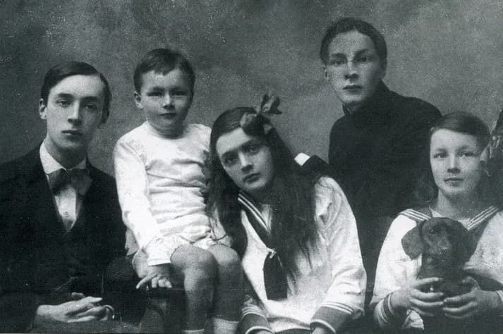 Vladimir Nabokov - Nabokovs Vladimir, Kirill, Olga, Sergey, Elena