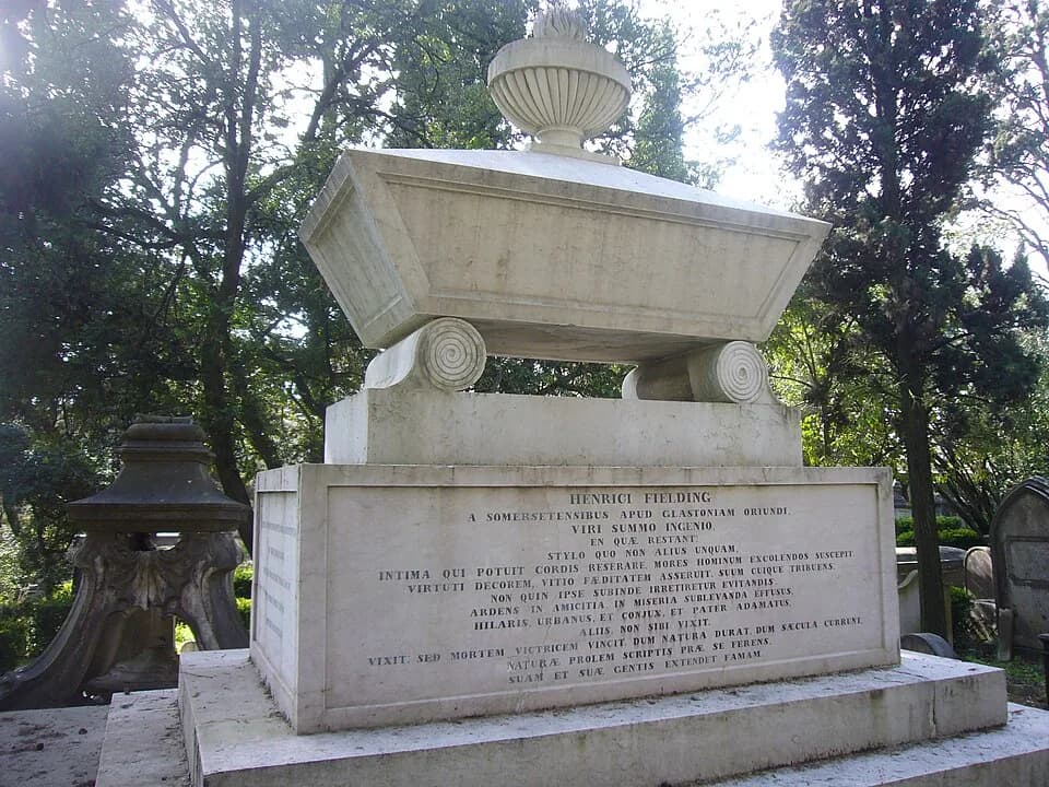 Henry Fielding - Henry Fielding's grave in the English Cemetery, Lisbon, Portugal