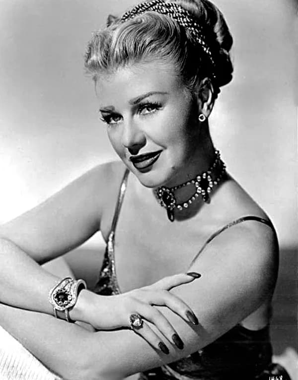 Ginger Rogers - Publicity photo of Ginger Rogers.