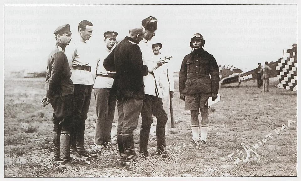 Pyotr Wrangel - Pyotr Wrangel and pilots