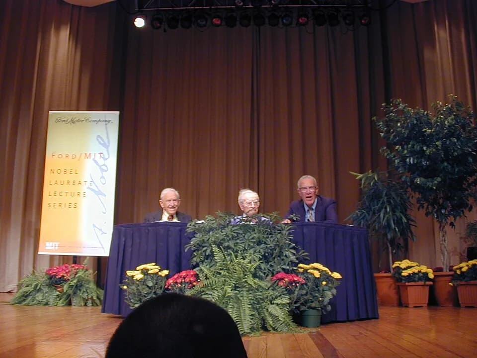 Paul Samuelson - Ford/MIT Nobel Laureate Lecture Series on September 18, 2000 in Kresge Auditorium at the Massachusetts Institute of Technology, Cambridge, Massachusetts, USA.  Shown are (from left to