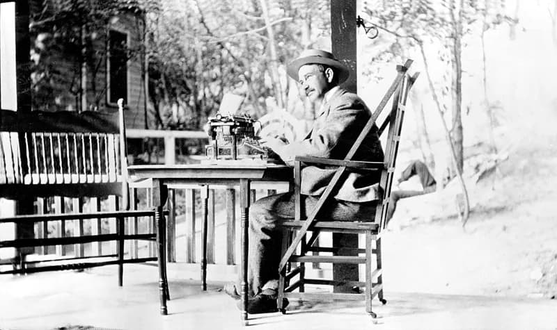 L. Frank Baum - L. Frank Baum at his typewriter, 1899.