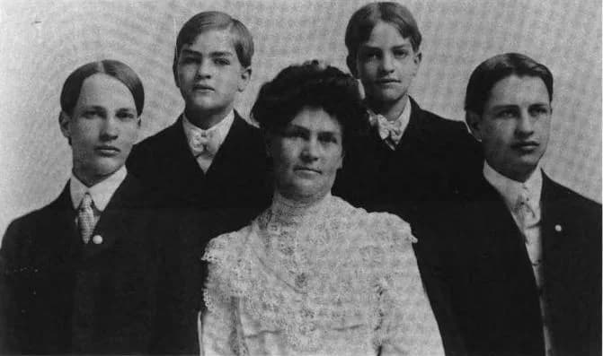 L. Frank Baum - "Maud Gage Baum and her four sons, Robert, Harry, Kenneth, and Frank, 1900"