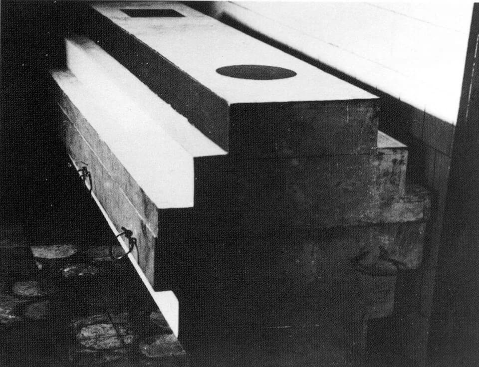 Kazimir Malevich - Kazimir Malevich's suprematic coffin