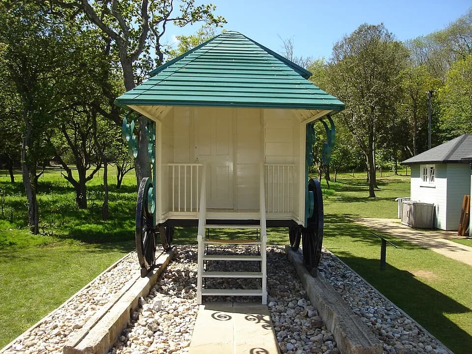 Victoria - The bathing machine is located on the beach close to Osborne House