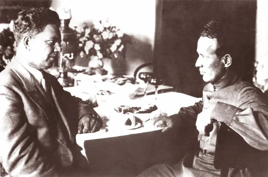 Mikhail Sholokhov - М.А. Шолохов и А.И. Бусыгин. 1930-е гг.