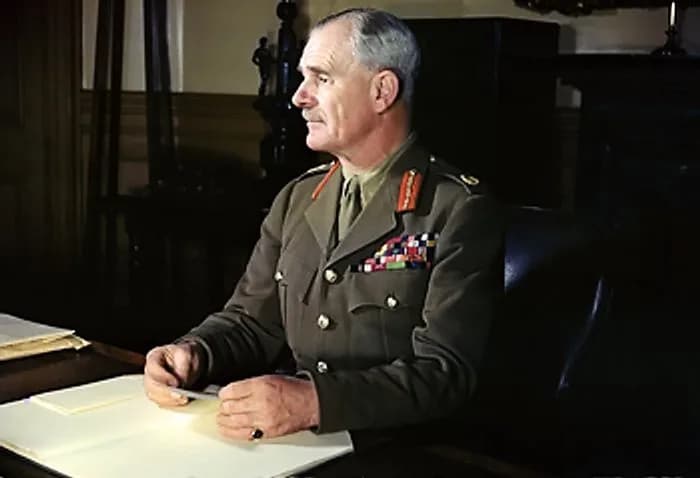 Archibald Wavell, 1st Earl Wavell - Portrait of the Viceroy of India, Field Marshal Sir Archibald Wavell at his desk - 1943