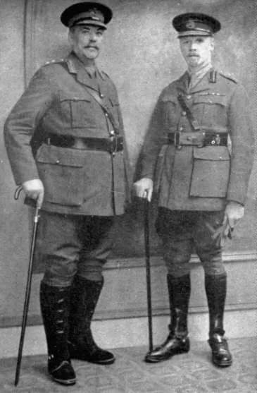 Jan Christiaan Smuts - Louis Botha (left) and Jan Smuts (right) in military uniform, 1917.