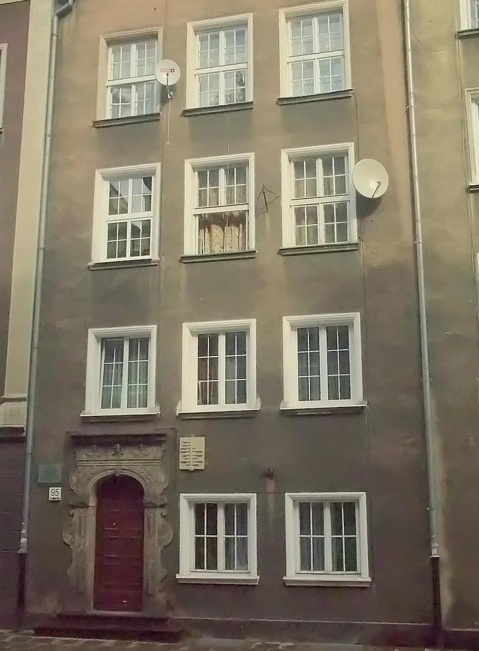 Daniel Gabriel Fahrenheit - Daniel Gabriel Fahrenheit's birthplace, in 1702 documented as Hundegasse 32A in Danzig, later Hundegasse 94, today ul. Ogarna 95, Gdańsk