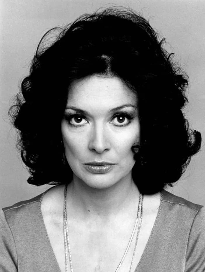 Dixie Carter - Dixie Carter in On Our Own (1977)