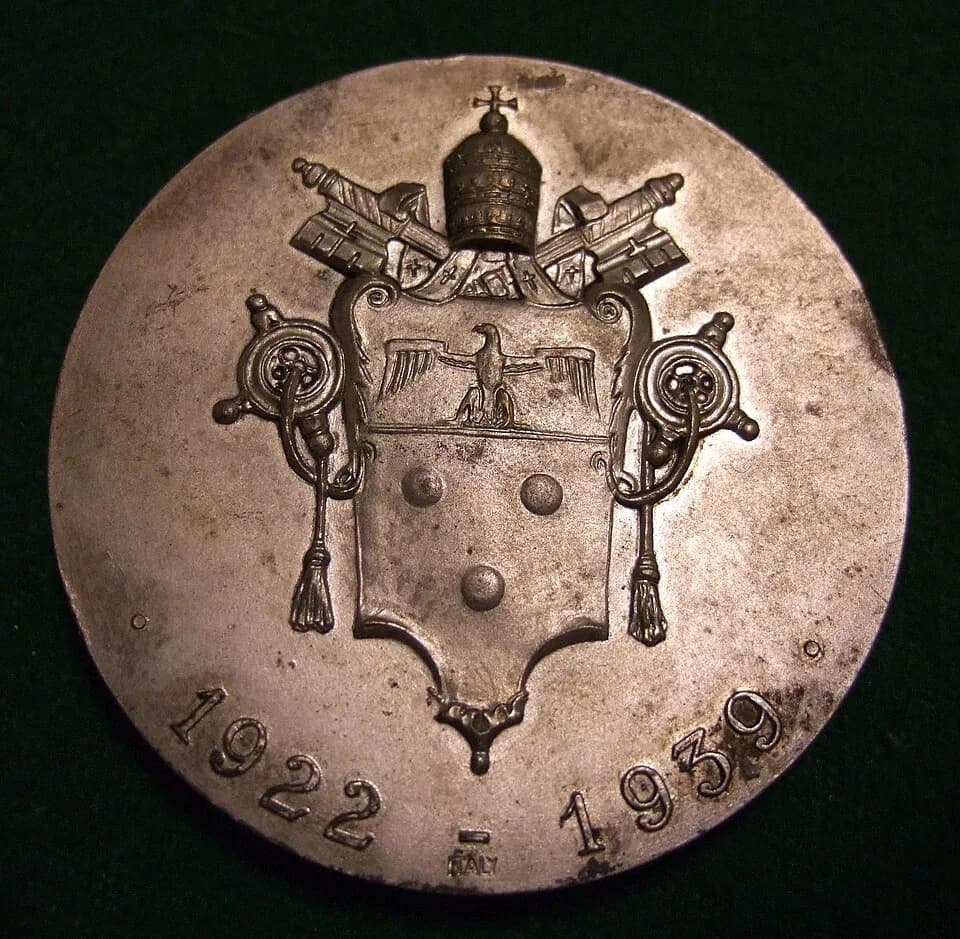 Pius XI - POPE PIUS XI 1939 MEDALLION b