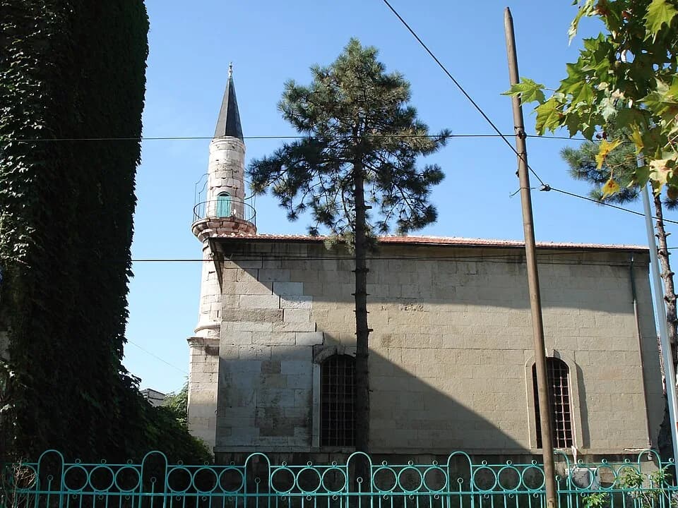Abdülaziz - Hunchiar Mosque in Constanţa, Romania.

Built in 1867-1868 by Ottoman Sultan Abd-ul-Aziz.
.mw-parser-output .monument-istoric{width:400px;max-width:100%;margin:1px;padding:2px;background-c