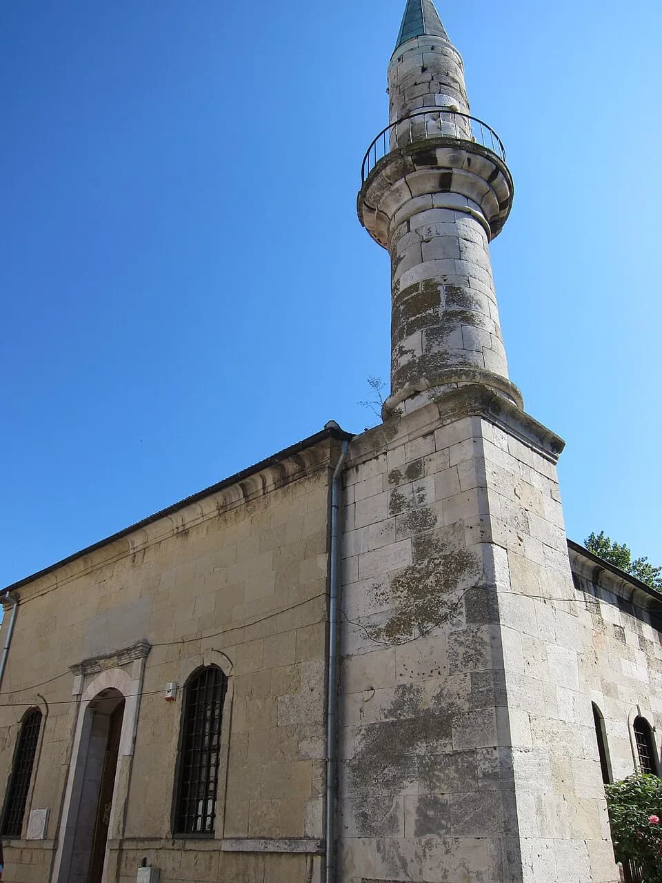 Abdülaziz - Hünkar Mosque (Hunchiar Mosque, Geamia Hunchiar) — in Constanța, coastal Romania.
The mosque was built between 1867-1868 by Ottoman Sultan Abdülaziz for Turks who were forced to leave Crim