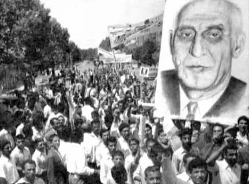 Mohammad Mosaddegh - Mosaddegh rally fans in Tehran.