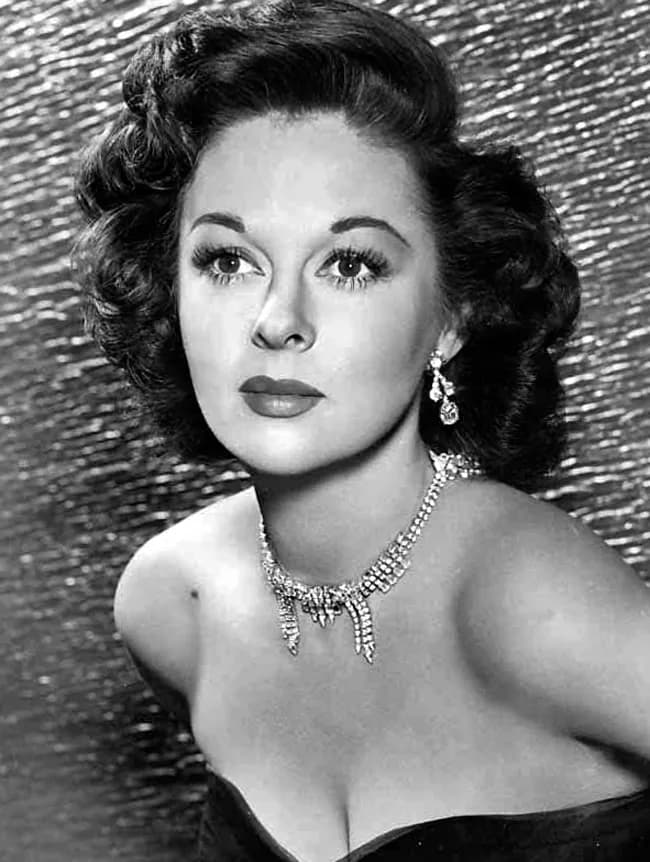 Susan Hayward - Publicity photo of Susan Hayward
