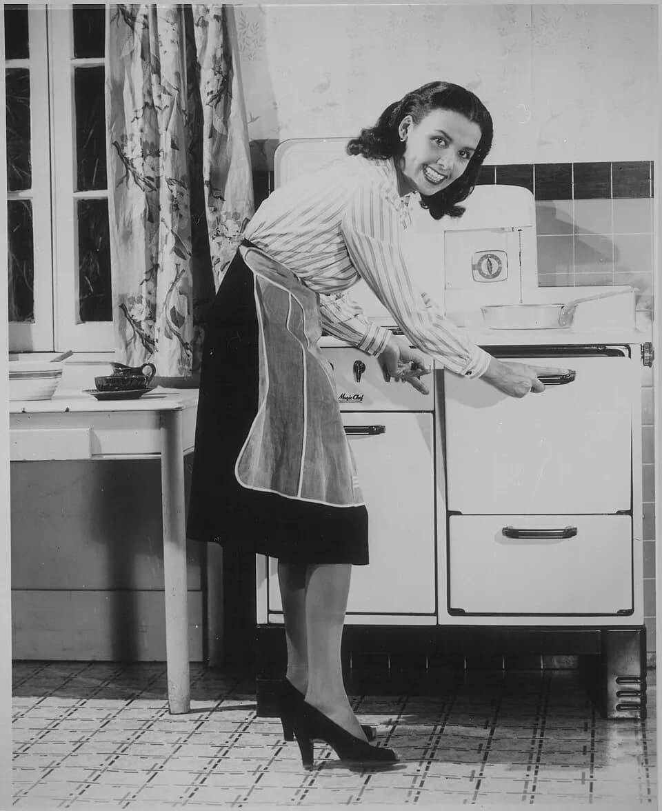 Lena Horne - "Lena Horne conserves fuel (gas).", ca. 1941 - ca. 1945 - NARA - 535820.jpg