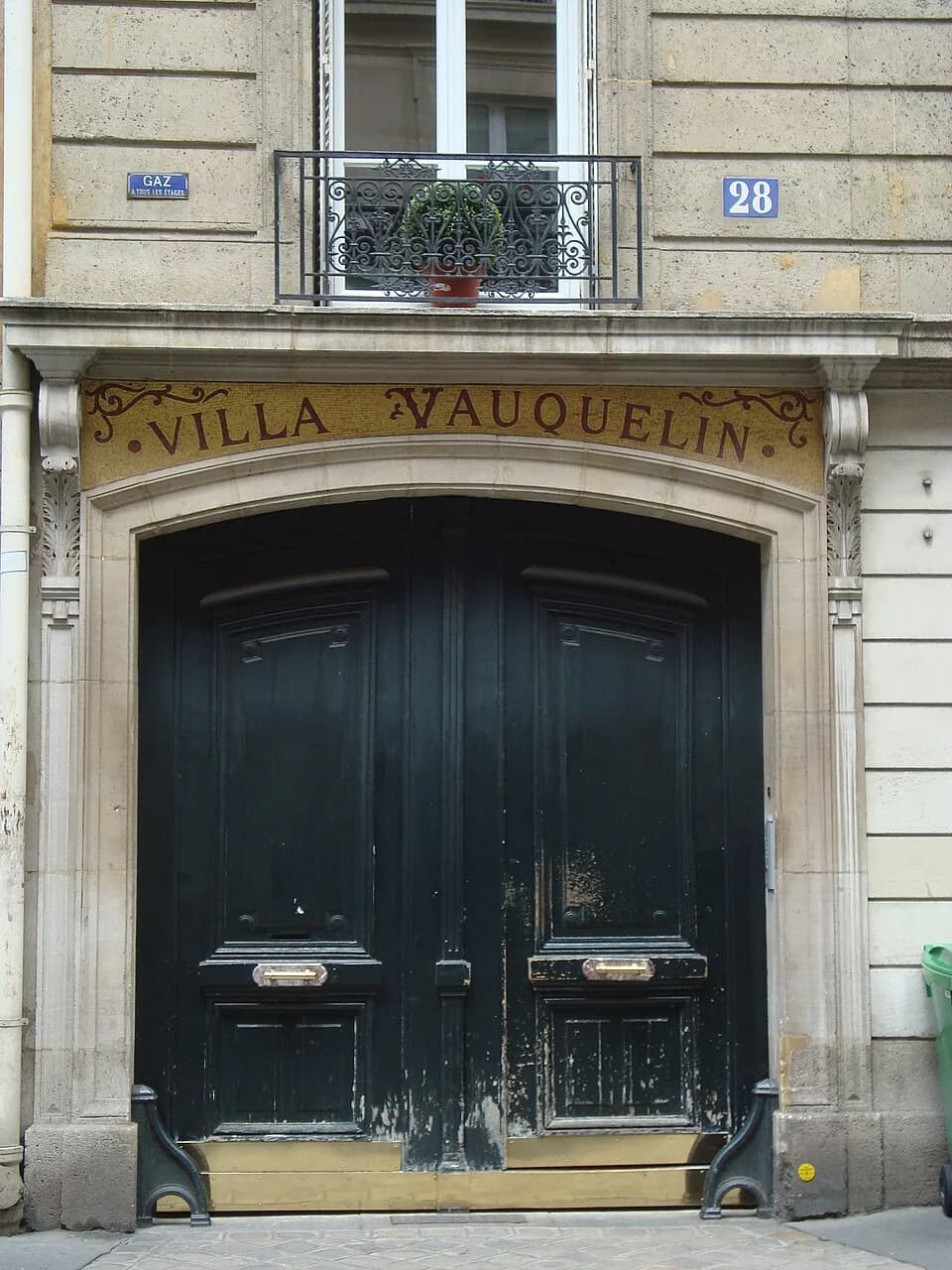 Georges Duhamel - The number 28 of rue Vauquelin, called Villa Vauquelin, where Georges Duhamel lived for 20 yrs.