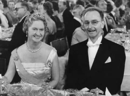 Owen Chamberlain - Owen Chamberlain at the Nobel ceremony
