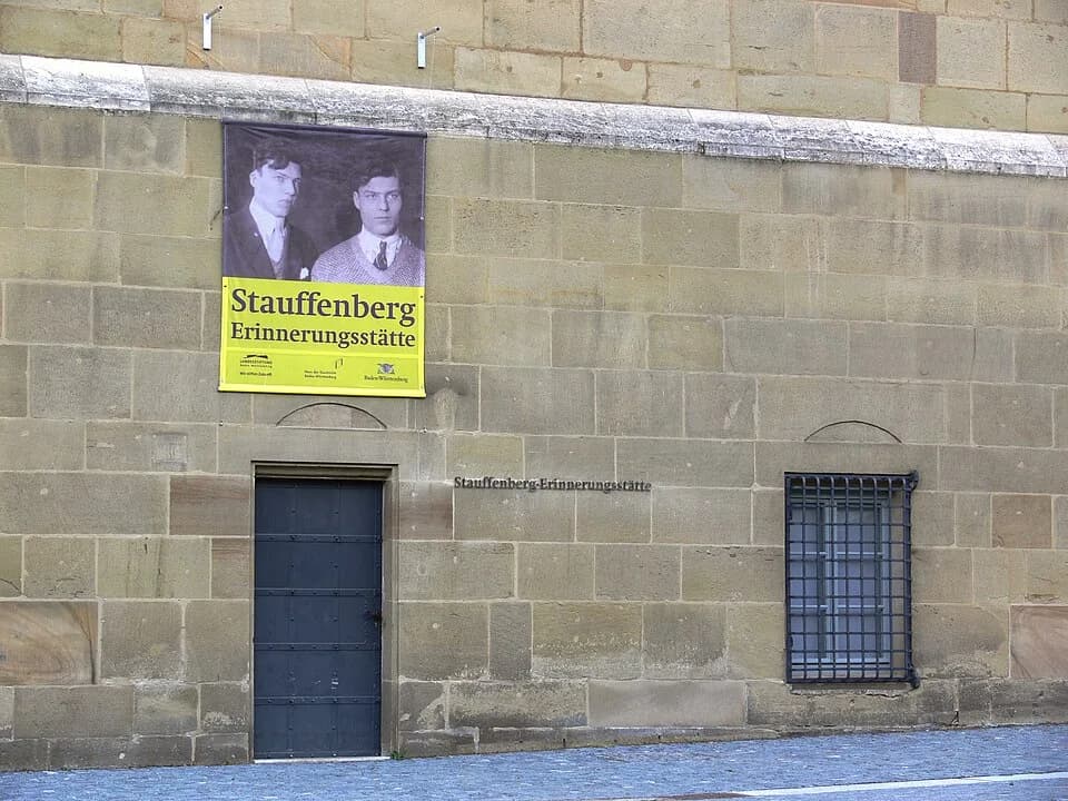 Claus Schenk Graf von Stauffenberg - Stuttgart. Stauffenberg-Erinnerungsstätte im Alten Schloss.