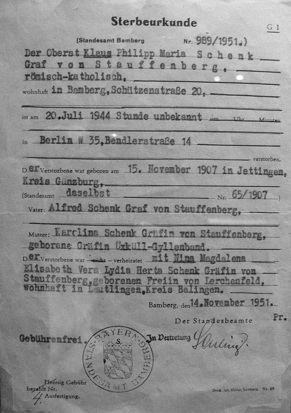 Claus Schenk Graf von Stauffenberg - Death certificate of Claus Schenk Graf von Stauffenberg, shot on July 20, 1944; certificate from the city of Bamberg, written in 1951