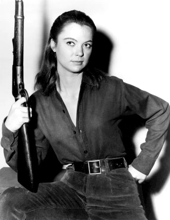 Louise Fletcher - Photo of Louise Fletcher as a guest star on the television series Lawman.